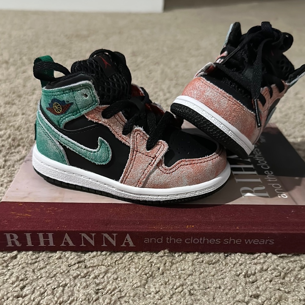 Kids High-Top Sneakers - Black, Green, Pink